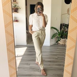 comfortable sweater! soft and pleasant to the body! in a good condition